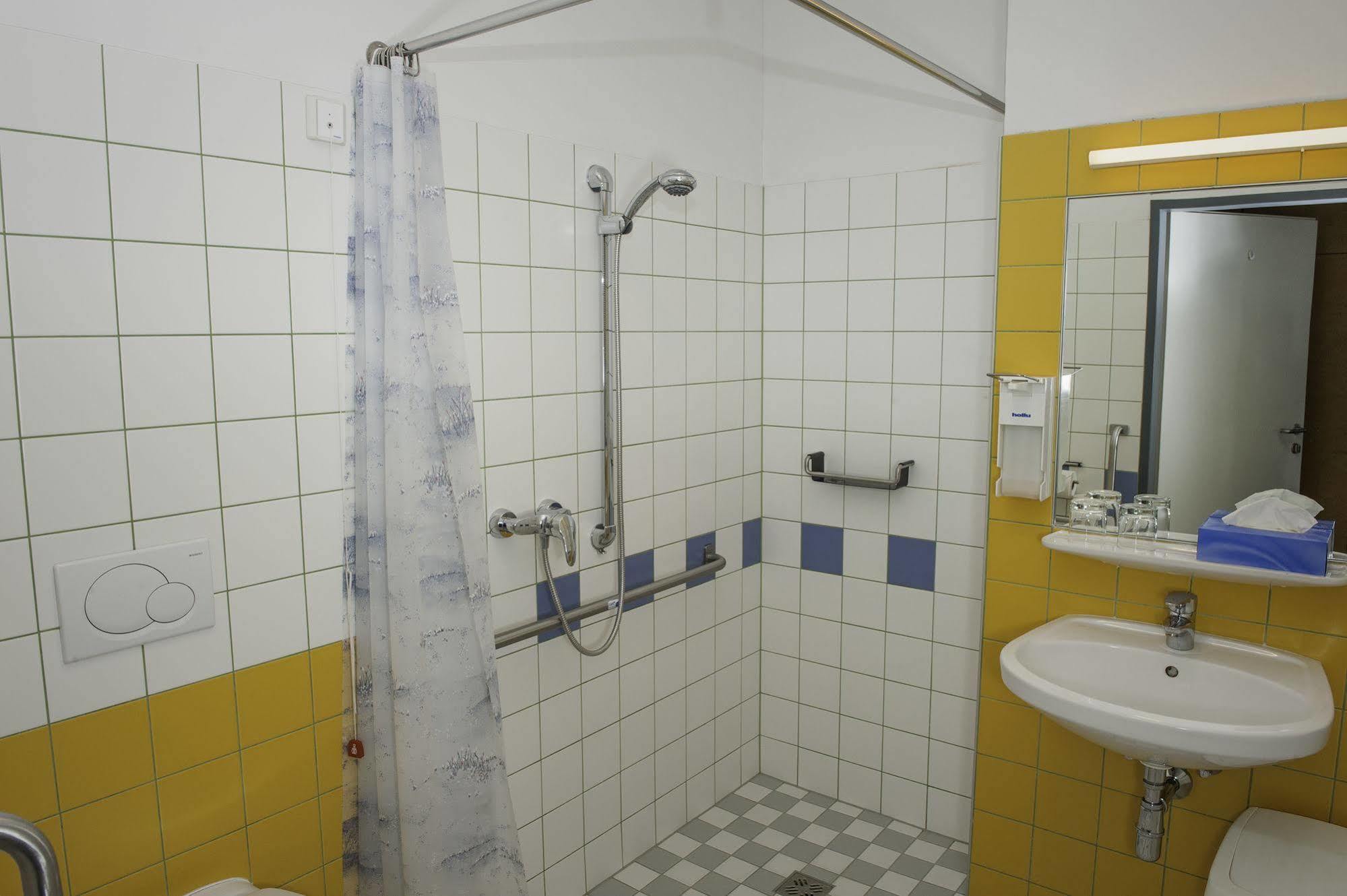 Haus Mobene - Hotel Garni Γκρατς Εξωτερικό φωτογραφία
