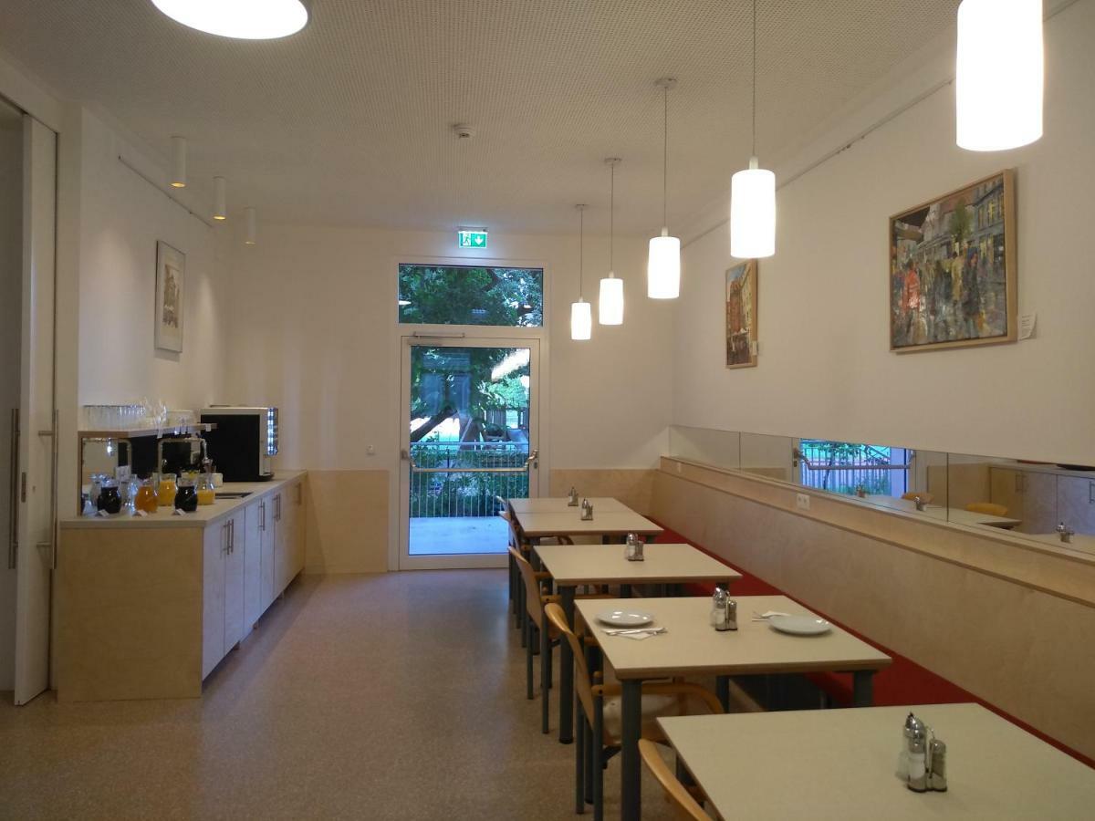 Haus Mobene - Hotel Garni Γκρατς Εξωτερικό φωτογραφία